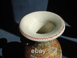 A Fine Antique Japanese Pair of Satsuma vases. Meiji period. Signed