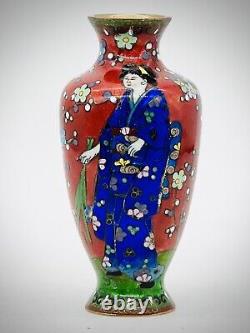 A Fine Cororfull Japanese Cloisonne Enamel Vase. Meiji period