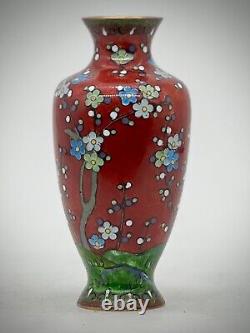 A Fine Cororfull Japanese Cloisonne Enamel Vase. Meiji period