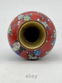 A Fine Cororfull Japanese Cloisonne Enamel Vase. Meiji period