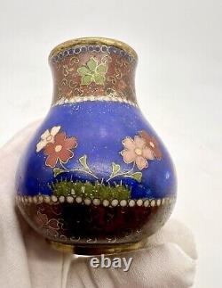 A Fine Japanese Cloisonne Enamel Vase in style of early Namikawa Yasuyuki