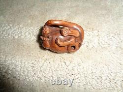 Antique Japanese Netsuke hand carved box wood fine details sitting cat yarn tang