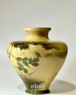 Antique fine art pottery Vase Pot flower pattern 9 inch tall Japanese