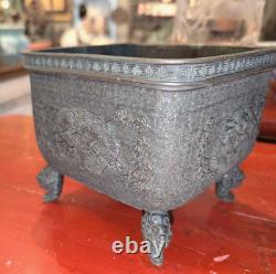 Fine Antique Japanese Bronze Censer with Dragon Sculpture Relief Decoration