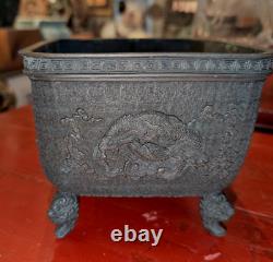 Fine Antique Japanese Bronze Censer with Dragon Sculpture Relief Decoration