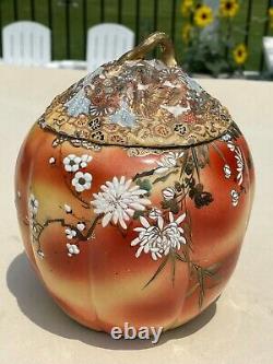 Fine Antique Japanese Meiji Period Satsuma Lobed Melon Form Jar