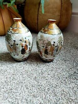 Fine Antique Japanese pair porcelain Vases bird early pieces 12cm tall