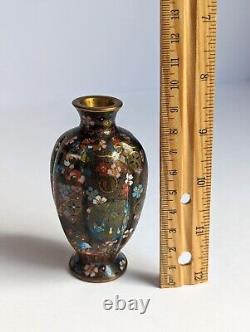 Fine Japanese Cloisonne Vase, Kyoto-Jippo ware, Late Meiji Era, Japanese