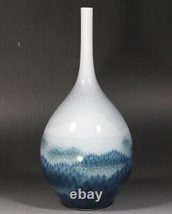 Fine Japanese Snowing forest early spring Signed Vase withs Box By Fujii Shumei