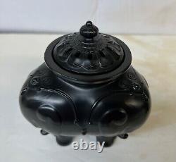 Fine japanese bronze censer. Height 5 inches