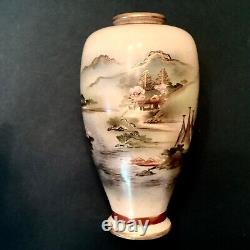 Finely Detailed Handpainted Japanese Satsuma Vase Showa Era