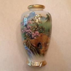 Finely Detailed Handpainted Japanese Soko Satsuma Vase Showa Era