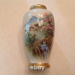 Finely Detailed Handpainted Japanese Soko Satsuma Vase Showa Era