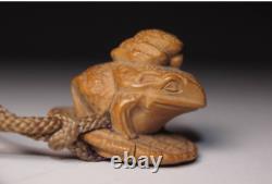Japanese Antique Parent-child frog Wood carving with frog netsuke Fine carving