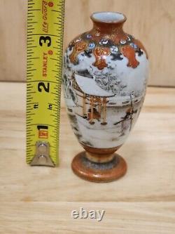 Japanese Hand Painted Porcelain Miniature Vase Samurai Meiji period Signed FINE