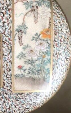 Japanese Meiji Satsuma Finely Inside and Outside Decorated Round Box