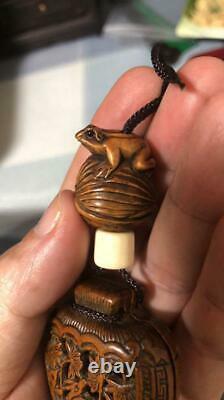 Japanese fine Netsuke classic & antique carving fastener Antique Frog and Pot