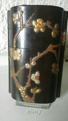 Japanese large inro. Fine laquer, blossom and bamboo, splendid design