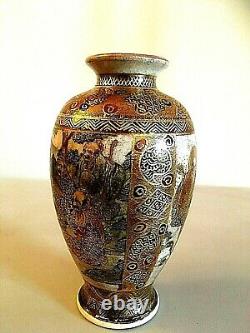 Japanese satsuma pottery vase depicting in fine detail numerous figures 21/533
