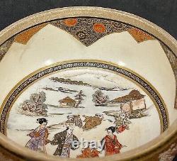 Magnificent Japanese Meiji Satsuma Lidded Bowl with Fine Decor signed by Kozan