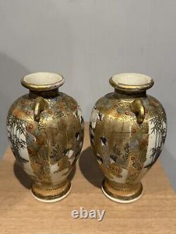 Small Pair Of Meiji Period Shimazu Tribe Fine Painted Vases