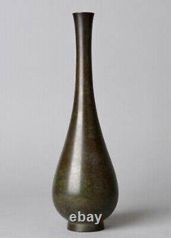 Very Fine Japanese Signed Bronze Vase Sorori shape Z64